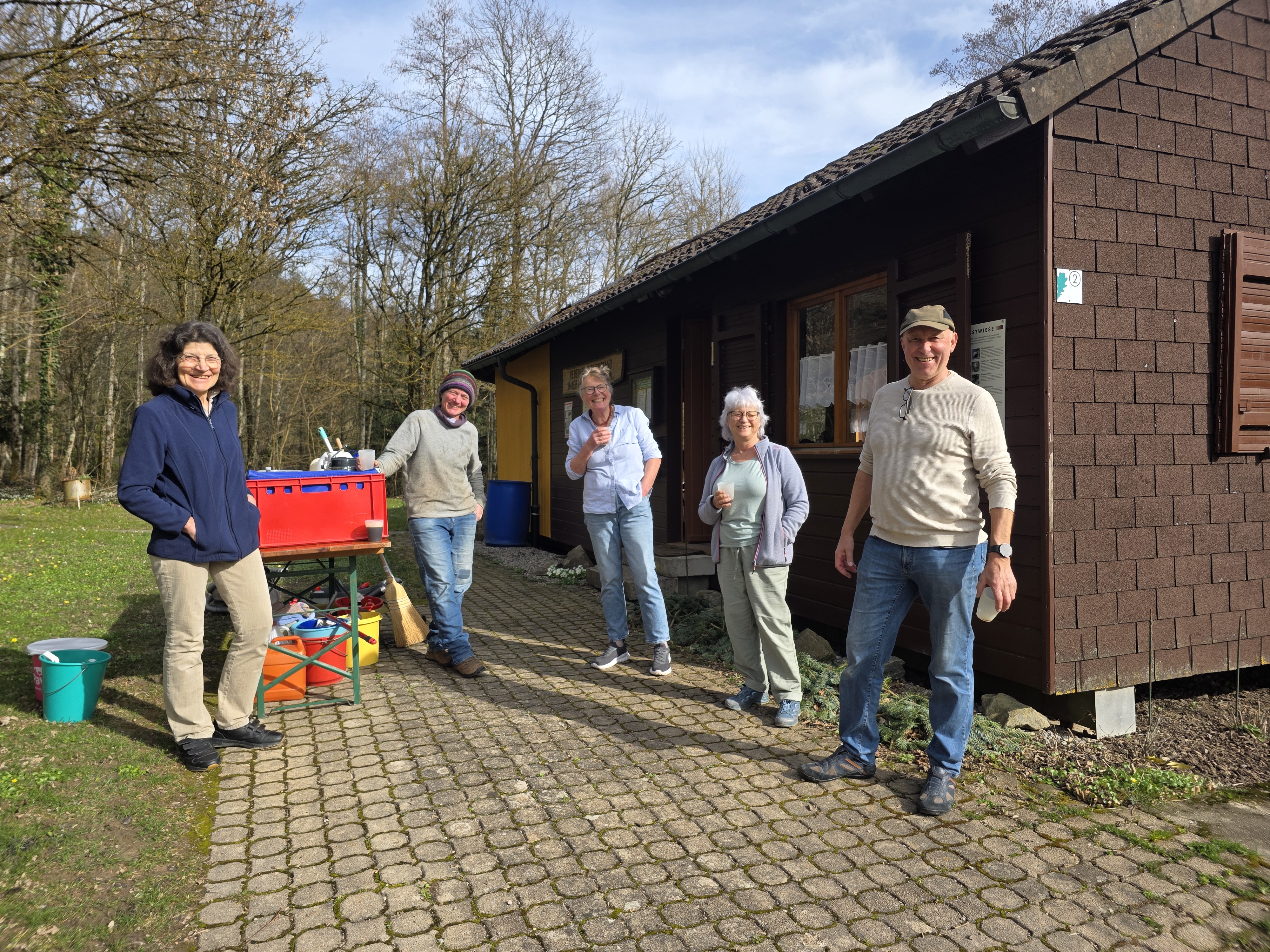 Frühjahrsputz 2026 an unserem Lehrbienenstand